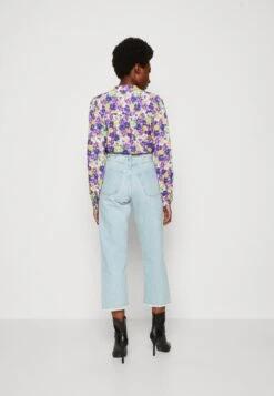 ESPRIT Sus Dad - Straight Leg Jeans - Blue Bleached -Esprit 039edaf0d69740cd8636fa86cec34171