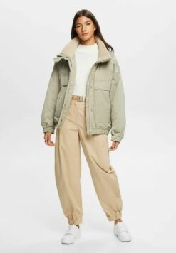 ESPRIT Jas - Dusty Green 11 ESPRIT Jas - Dusty Green -Esprit 135973fecda14495957b8dc40ed75dd7