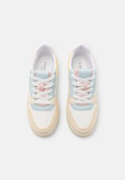 ESPRIT A20 03 Lu2 - Sneakers Laag - Light Beige -Esprit 27f79ce3e21d42c5bc9b26c1cb2972ca