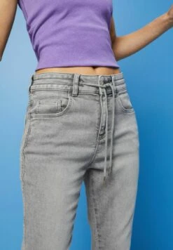 Edc By Esprit Straight Leg Jeans - Grey Light Washed -Esprit 372776e9b3a94cf894dd5a727902a28b