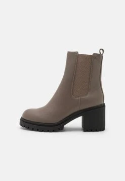 Voorkant -Esprit 58fe28c3498946d7bed7a3f85c6bb401