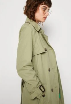 ESPRIT Classic - Trenchcoat - Light Khaki 11 ESPRIT Classic - Trenchcoat - Light Khaki -Esprit 5b175a27f85244c3b0c3287663021714