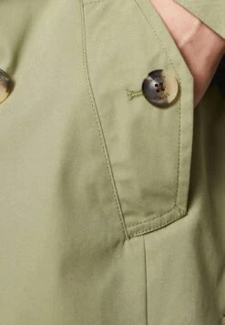 ESPRIT Classic - Trenchcoat - Light Khaki 13 ESPRIT Classic - Trenchcoat - Light Khaki -Esprit 5cdbb444ffcd4fbe8a9a0a41533535f6