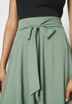 ESPRIT Long Skirt- Plooirok - Pale Khaki 15 ESPRIT Long Skirt- Plooirok - Pale Khaki -Esprit 65a10047cce74c988ebf2cba9e66bf85