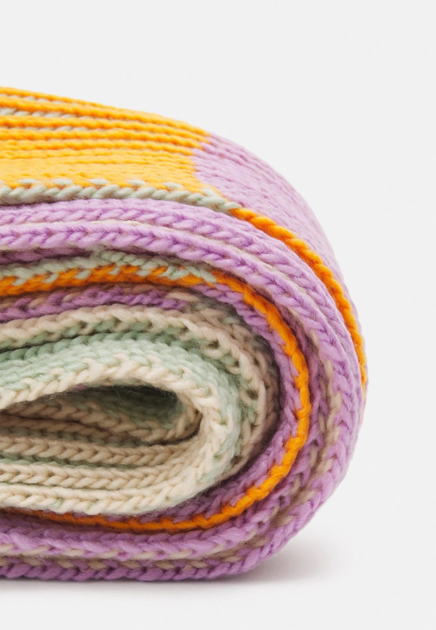 ESPRIT Fun Shawl - Sjaal - Beige 4 ESPRIT Fun Shawl - Sjaal - Beige - Afbeelding 2