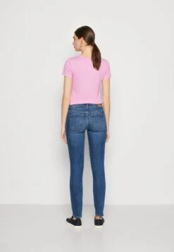 ESPRIT Slim Fit Jeans - Saluda Mid Blue -Esprit cd98803b19c546a98d37aa943740a37f