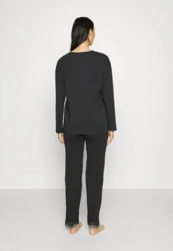 ESPRIT Seasonal Solid Long Leg Long Sleeve - Pyjama - Black -Esprit d180a83c6764495ea2efe3442b78de4b