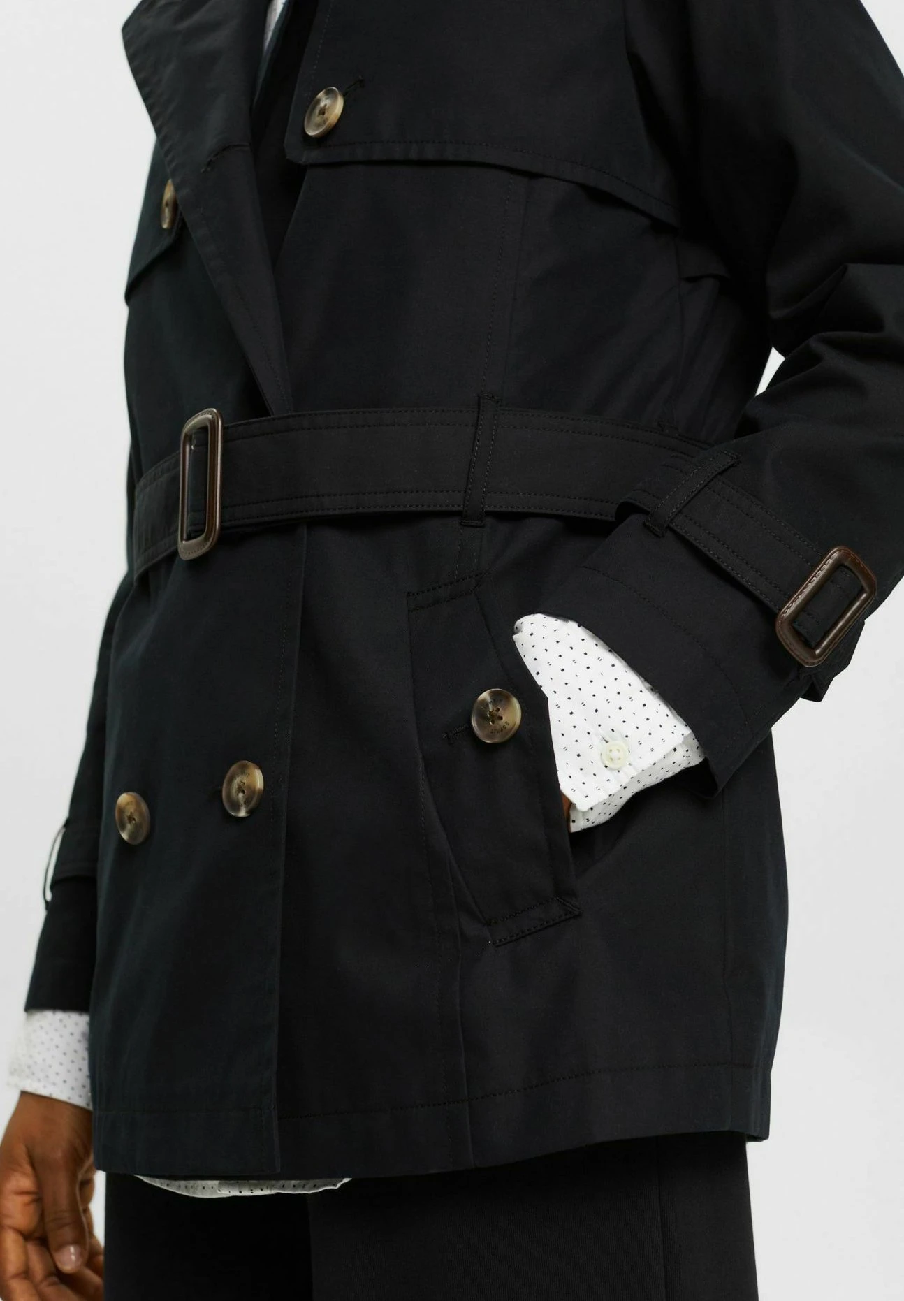 ESPRIT Kurzer Mit Gürtel - Trenchcoat - Black 6 ESPRIT Kurzer Mit Gürtel - Trenchcoat - Black - Afbeelding 4