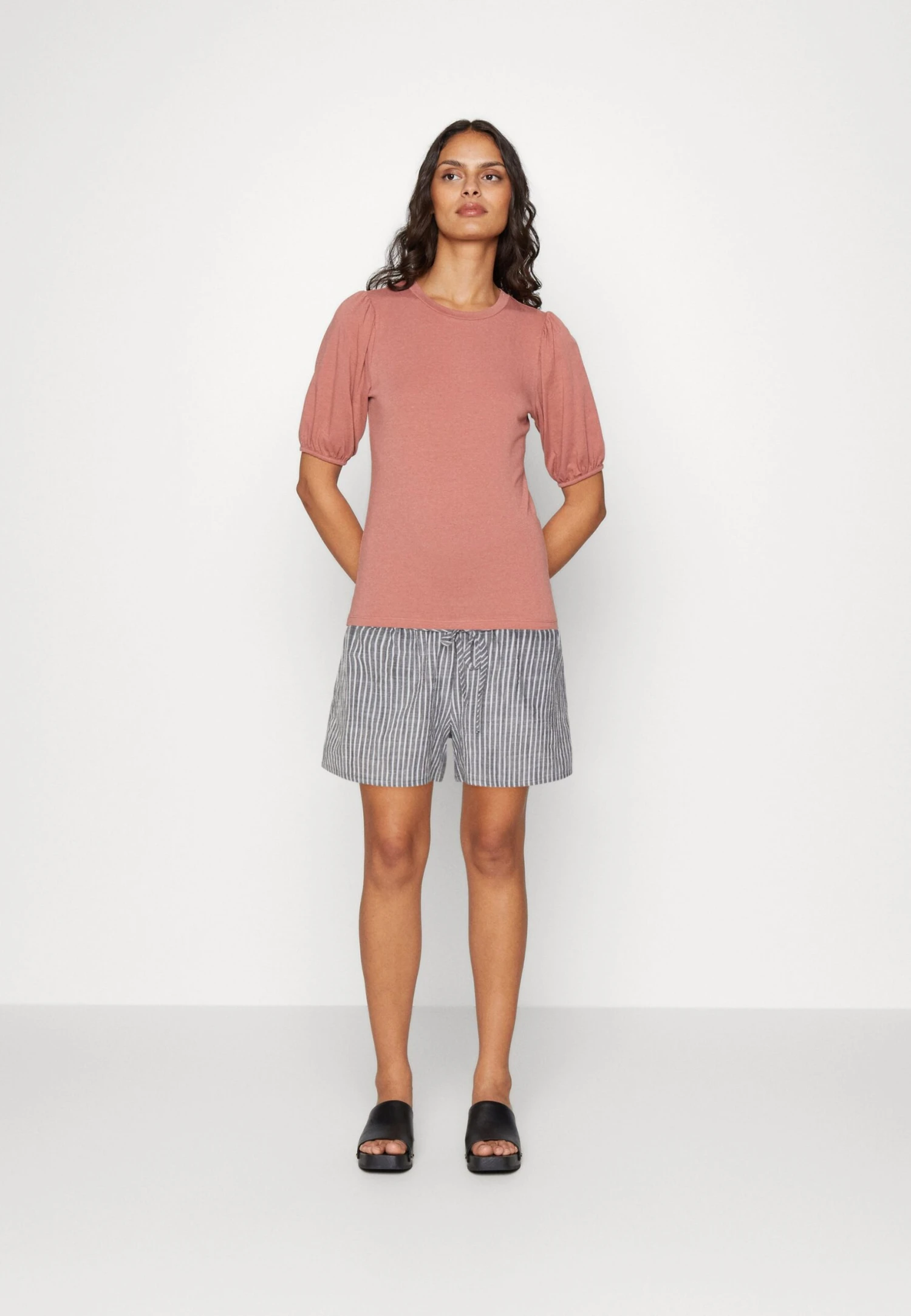 ESPRIT Shorts - Anthracite 4 ESPRIT Shorts - Anthracite - Afbeelding 2