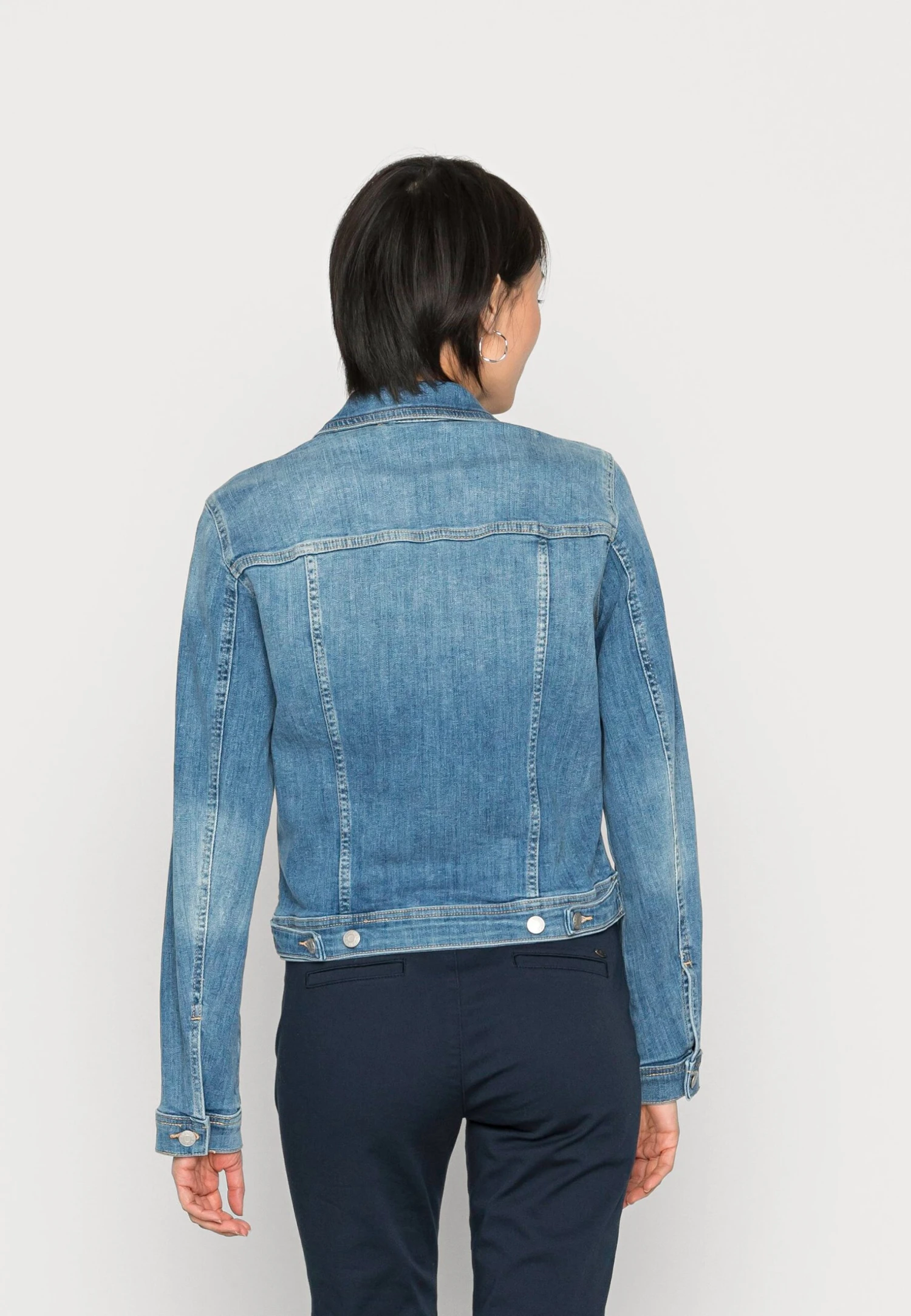 ESPRIT Indoor- Spijkerjas - Blue Light Wash 5 ESPRIT Indoor- Spijkerjas - Blue Light Wash - Afbeelding 3