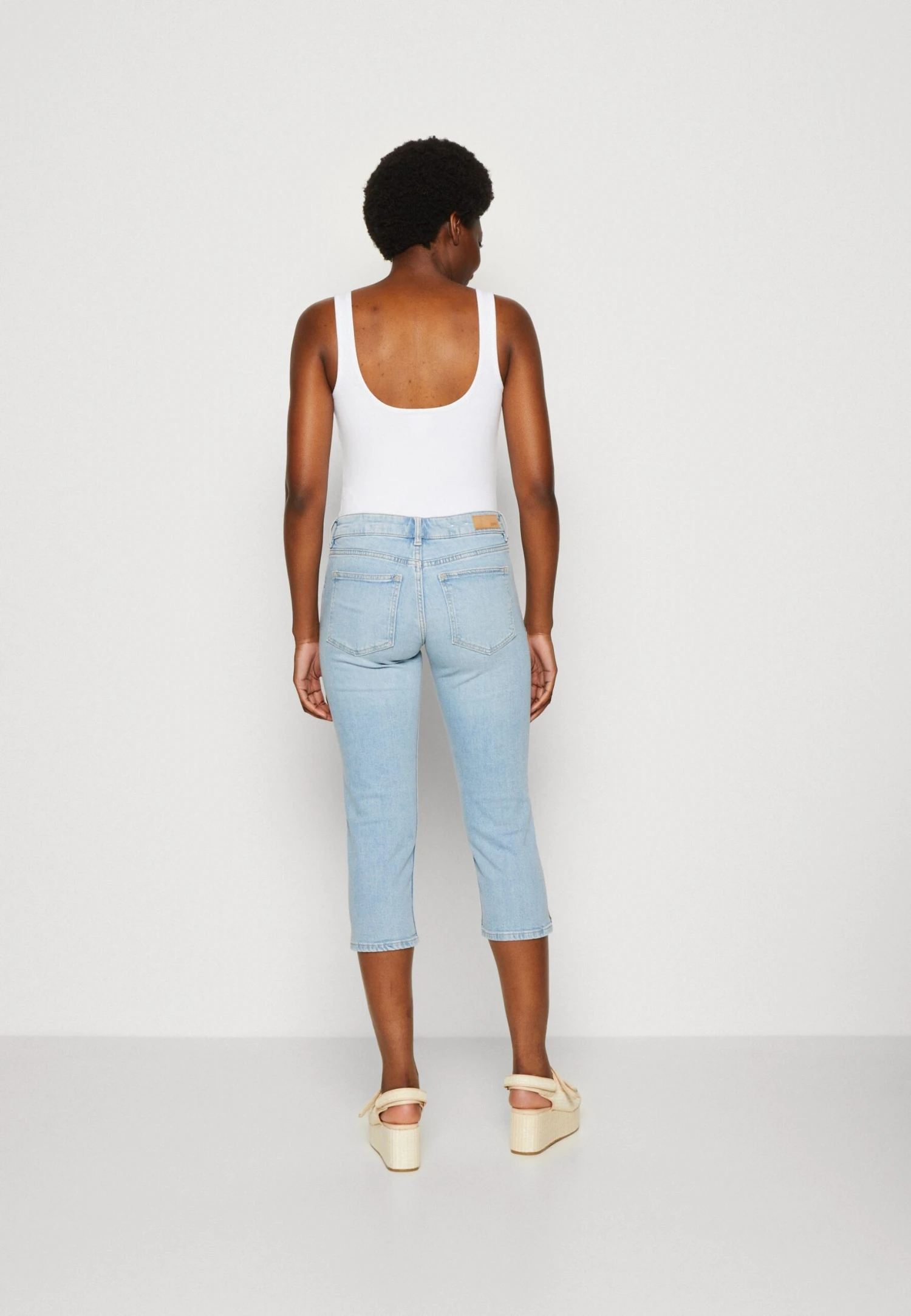 ESPRIT Capri - Jeansshort - Blue Light Wash 5 ESPRIT Capri - Jeansshort - Blue Light Wash - Afbeelding 3