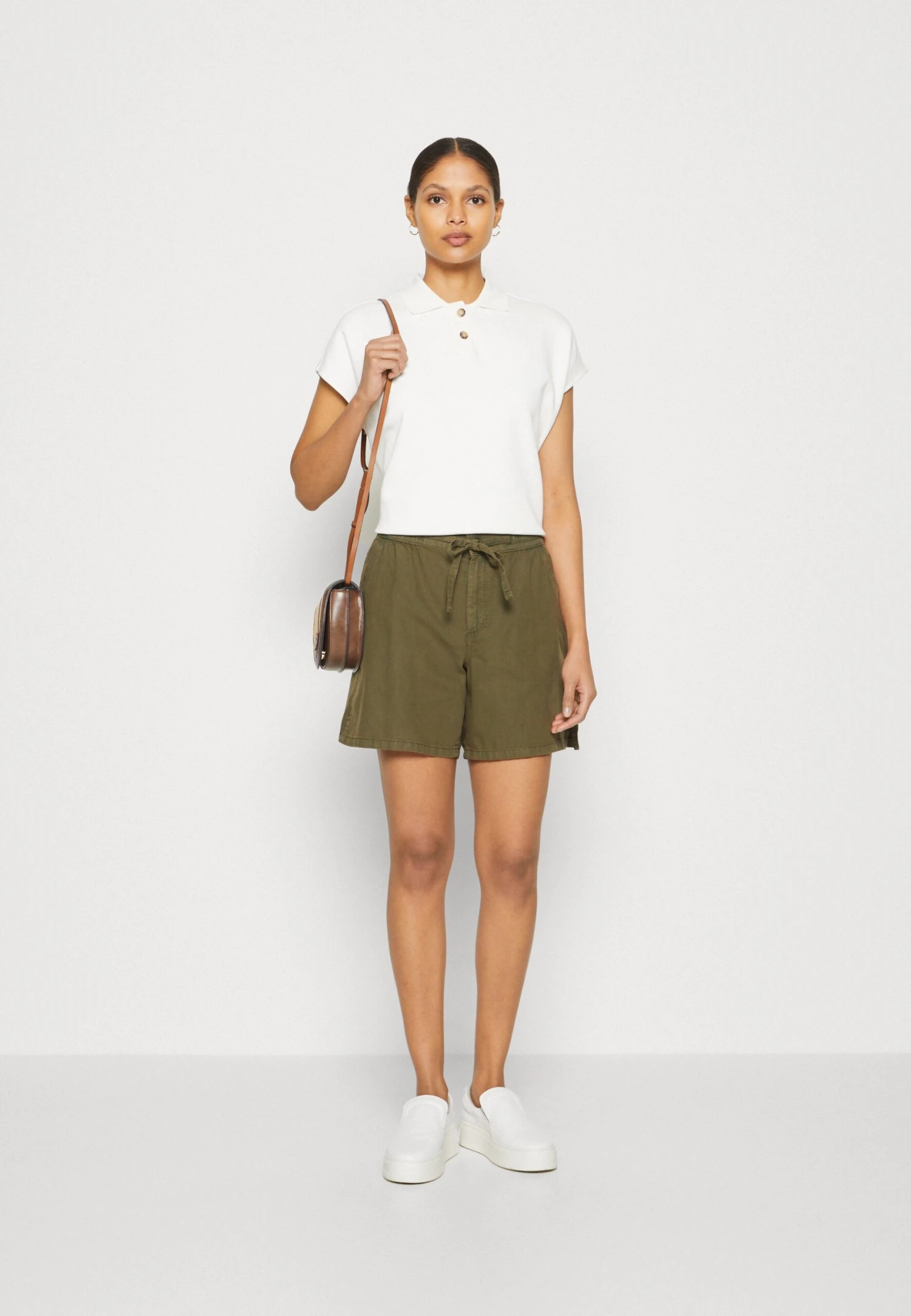 ESPRIT Shorts - Khaki Green 4 ESPRIT Shorts - Khaki Green - Afbeelding 2