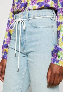 ESPRIT Sus Dad - Straight Leg Jeans - Blue Bleached -Esprit fa6b8e6929114ac085e7b9a7a1fbc0b8