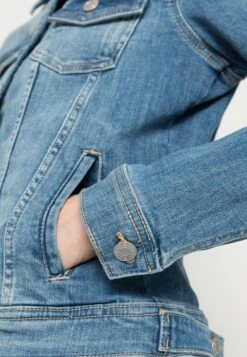 ESPRIT Indoor- Spijkerjas - Blue Light Wash 11 ESPRIT Indoor- Spijkerjas - Blue Light Wash -Esprit fbc9701229fd4dfa85aa2cb28071e725